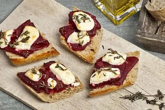 Классика: свекла с козьим сыром